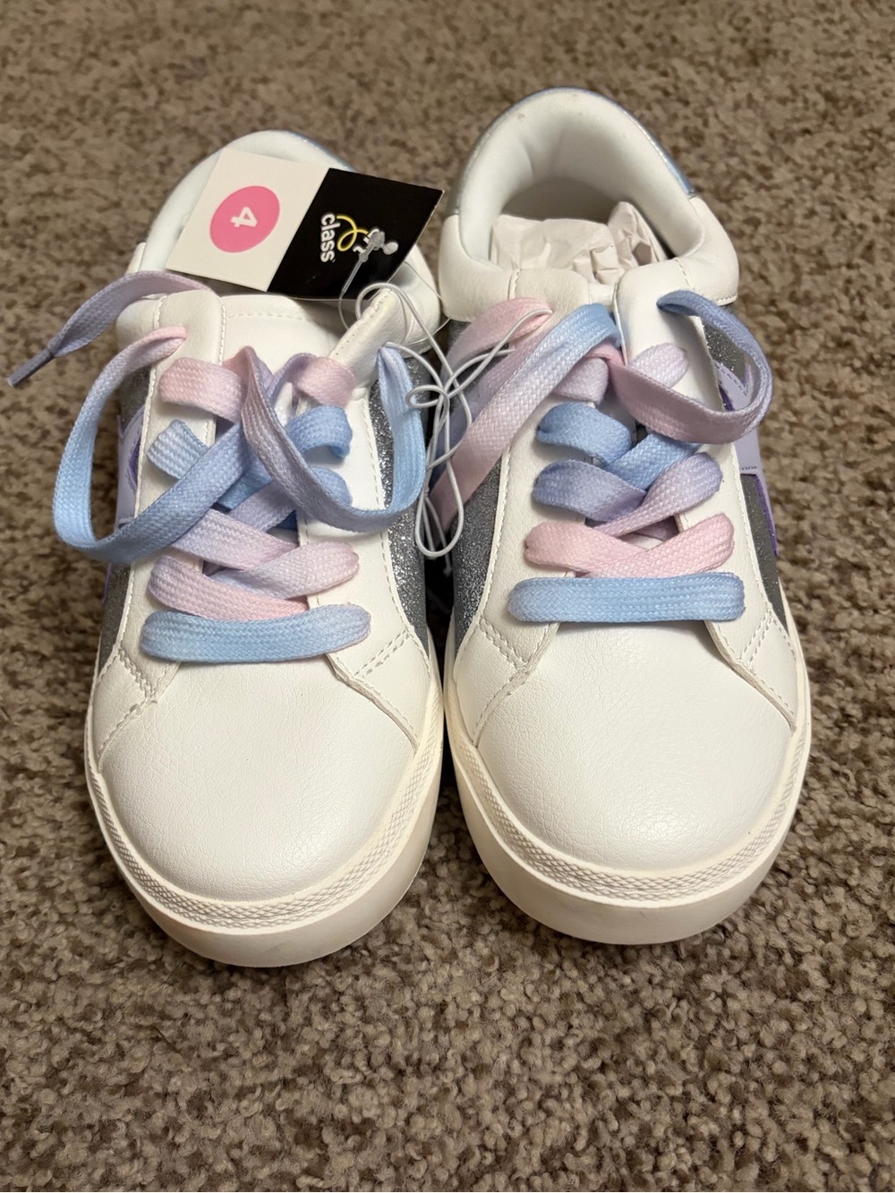 Art Class sneakers size 4 NWT